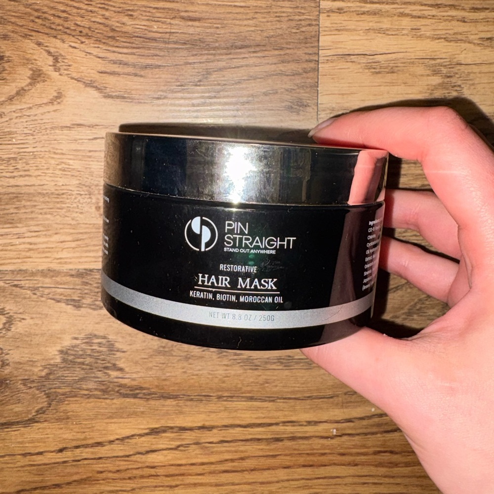 Pin Straight Restorative Hair Mask